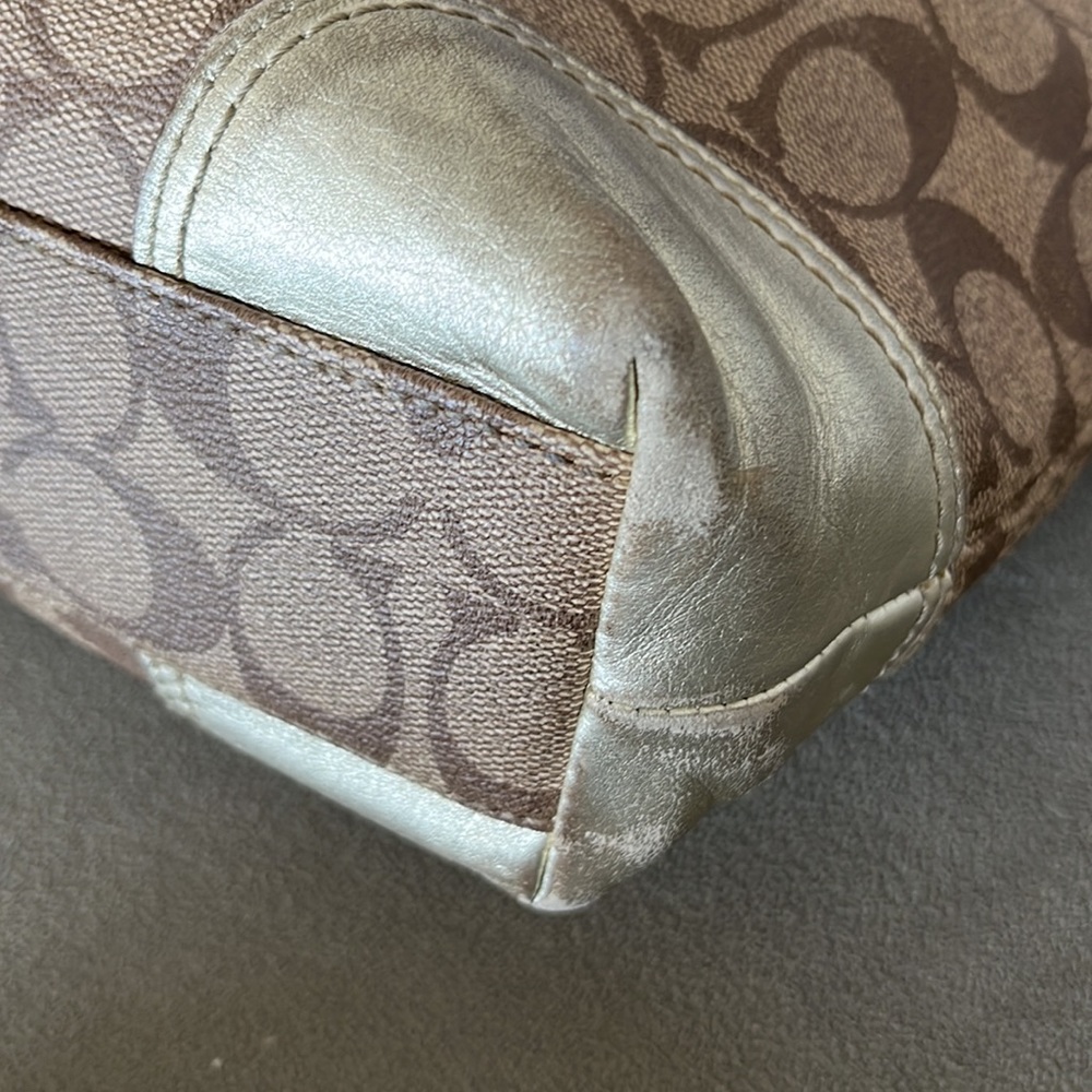 Coach bag!! - Picture 9 of 9
